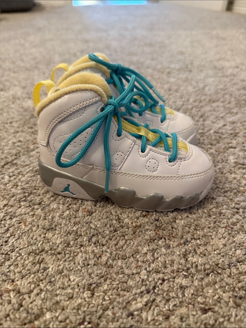 Nike Air Jordan 9 Retro sneakers Toddler Yellow and Turquoise 6C